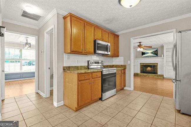 182 Garden Manor Ct, House other with 3 bedrooms, 3 bathrooms and 2 parking in Loganville GA | Image 12