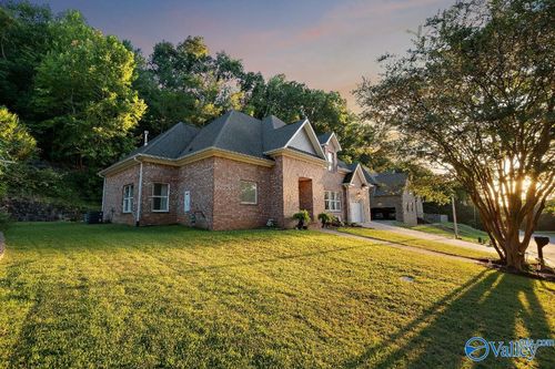 2747 Box Canyon Road Se, Huntsville, AL, 35803 | Card Image