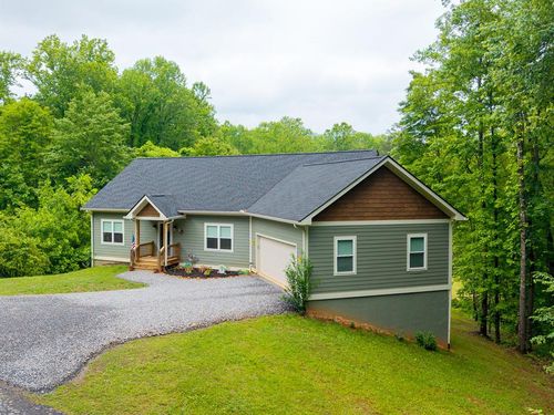 1060 Chatuge Village Cir, Hayesville, NC, 28904-4788 | Card Image