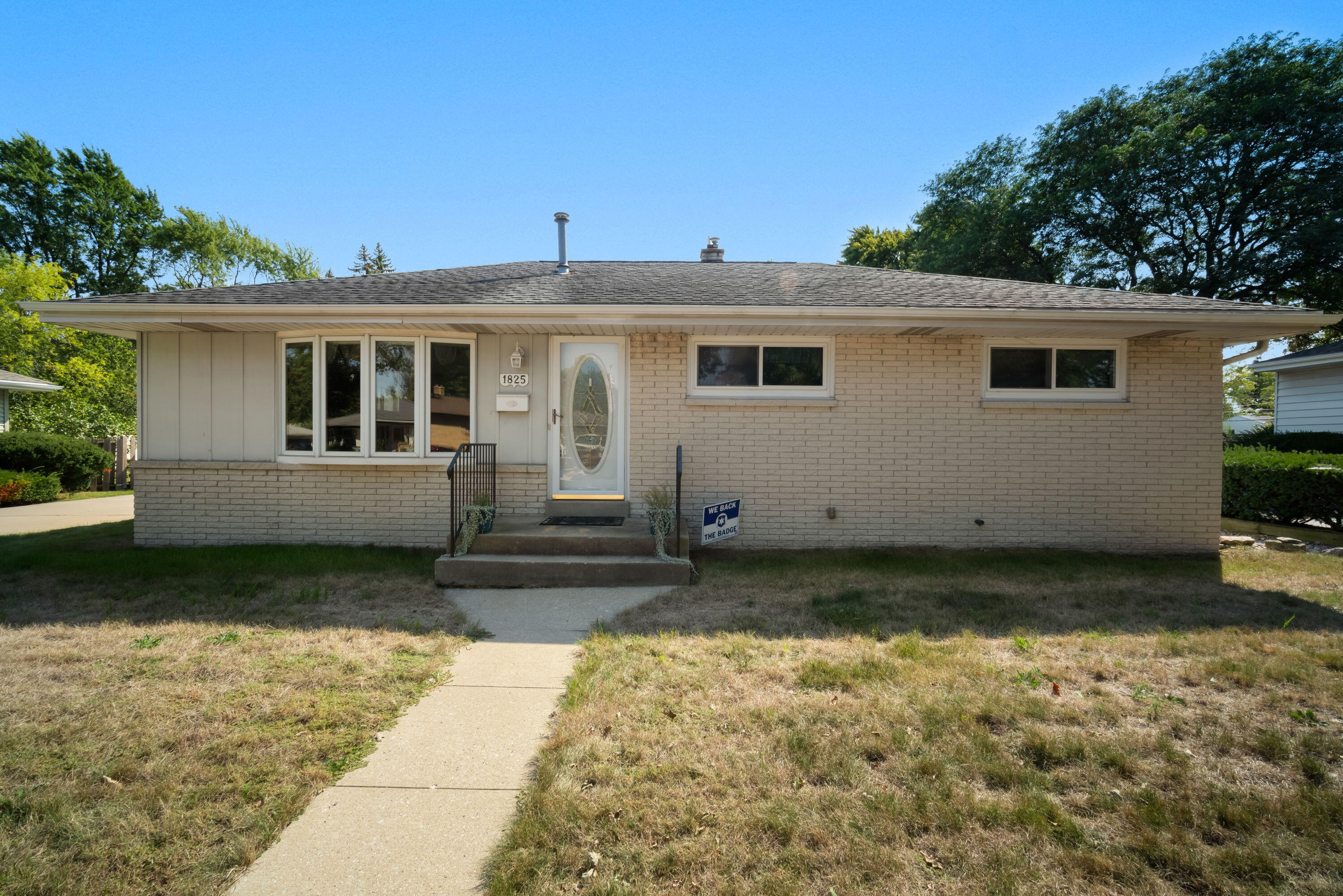 Kimberly Ave, Milwaukee, WI 53221