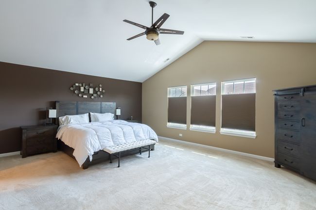 2746 - 2746 Acorn Ct, Condo with 2 bedrooms, 2 bathrooms and 2 parking in West Dundee IL | Image 14