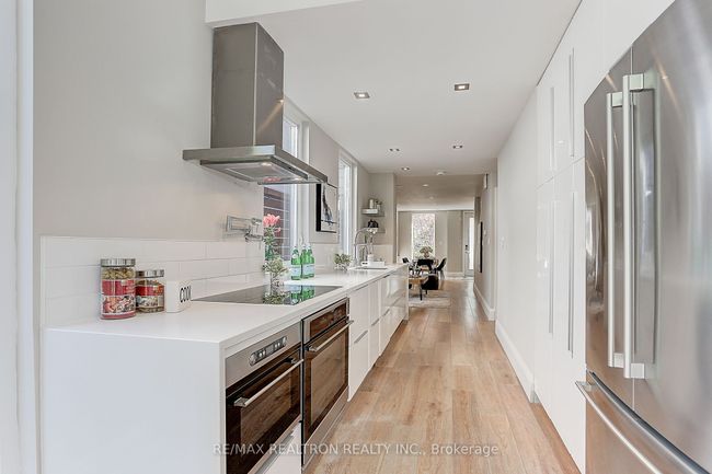 14 Marion St, House attached with 3 bedrooms, 3 bathrooms and null parking in Toronto ON | Image 18