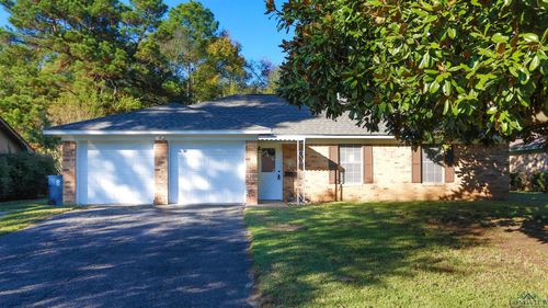 2605 Cedarcrest Dr, Marshall, TX, 75672-2266 | Card Image