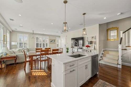 d-884 Adams St, Boston, MA, 02124 | Card Image