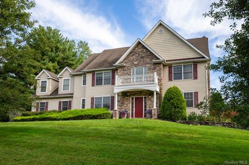 2 Heritage Pl, Tappan, NY, 10983-2437 | Card Image