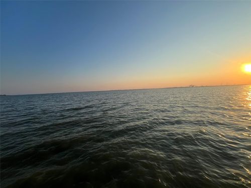 2514 Bay Oaks Harbor Dr, Baytown, TX, 77523-3175 | Card Image