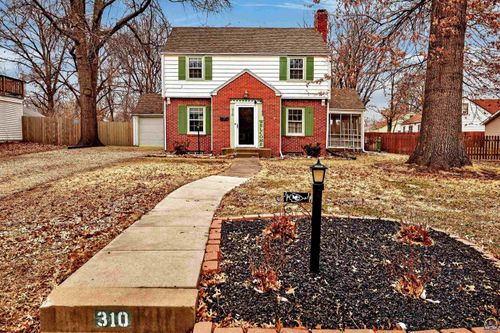 310 Sw Country Club Dr, Topeka, KS, 66611-1124 | Card Image