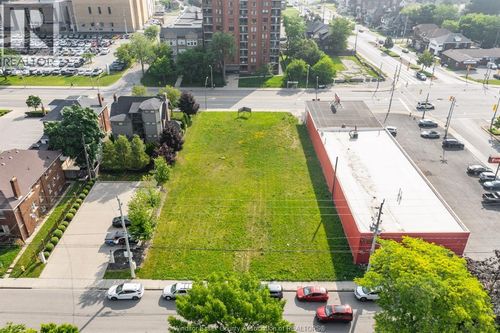 {{alt}} | Card Image