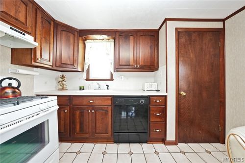 51 Orchard Ave, Buffalo, NY, 14219-1105 | Card Image