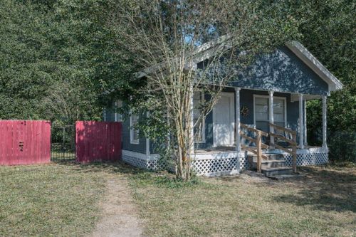 201 S Cleveland St, Dayton, TX, 77535-2719 | Card Image