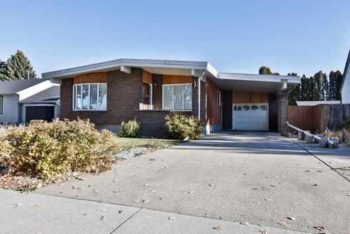 204 Corvette Cres S, Lethbridge, AB, T1J3X8 | Card Image