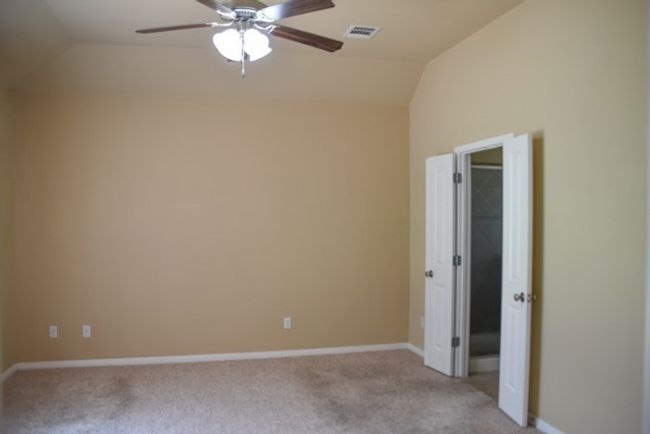 254 Chisholm Trl, House other with 3 bedrooms, 2 bathrooms and 2 parking in Bastrop TX | Image 13