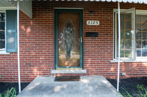 3125 Anna Ave, Trenton, MI, 48183-3502 | Card Image