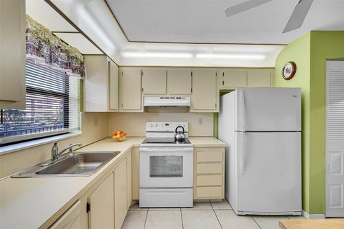 206-10123 Sunrise Lakes Blvd, Sunrise, FL, 33322-5843 | Card Image