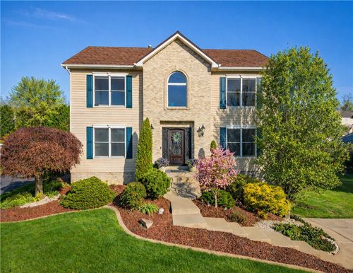 814 Cleardale Dr, Greensburg, PA, 15601-3994 | Card Image