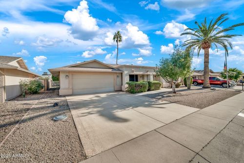 17837 N Country Club Dr, Sun City, AZ, 85373-1752 | Card Image
