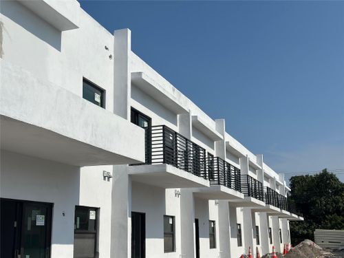 unit-4-2526 Pierce St, Hollywood, FL, 33020-5499 | Card Image