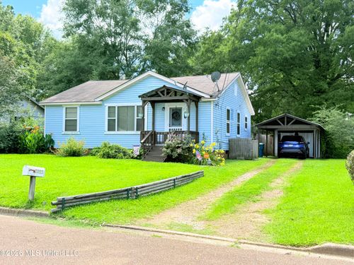 2221 Long St, Grenada, MS, 38901-5402 | Card Image
