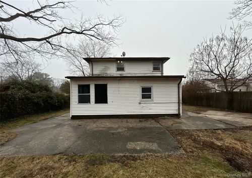 1181 Ocean Ave, Bay Shore, NY, 11706-1941 | Card Image