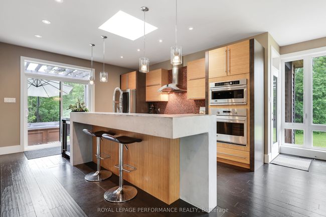 1141 Julia Crt, House other with 3 bedrooms, 3 bathrooms and 7 parking in Dunrobin ON | Image 7