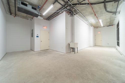 2e-124 Queens Blvd, Kew Gardens, NY, 11415-1501 | Card Image