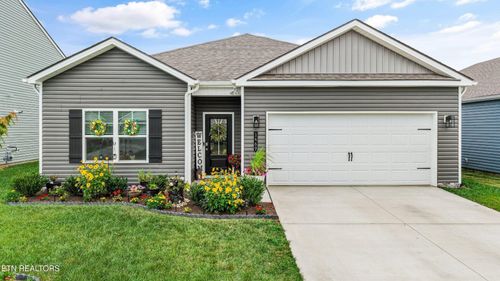 1469 Newbury Ln, Maryville, TN, 37803-4705 | Card Image