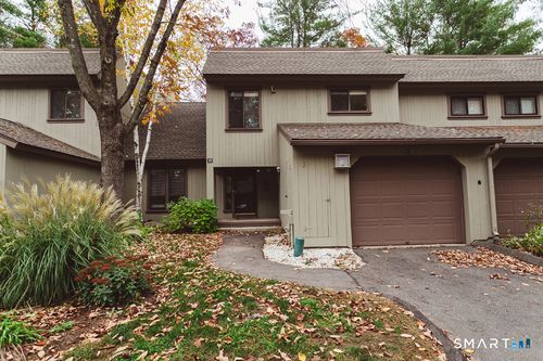 12-12 Applewood Ln, Avon, CT, 06001-4502 | Card Image