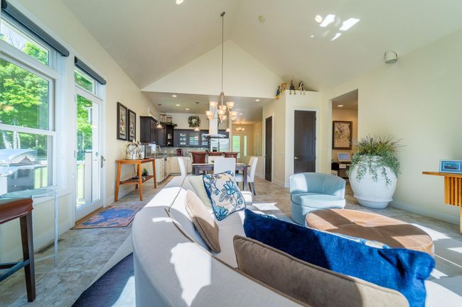 Vaulted Ceilings.jpg | Image 7