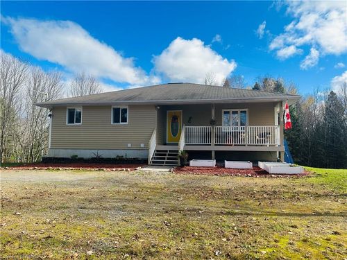 75 Birchgrove Drive, Callander, ON, P0H1H0 | Card Image