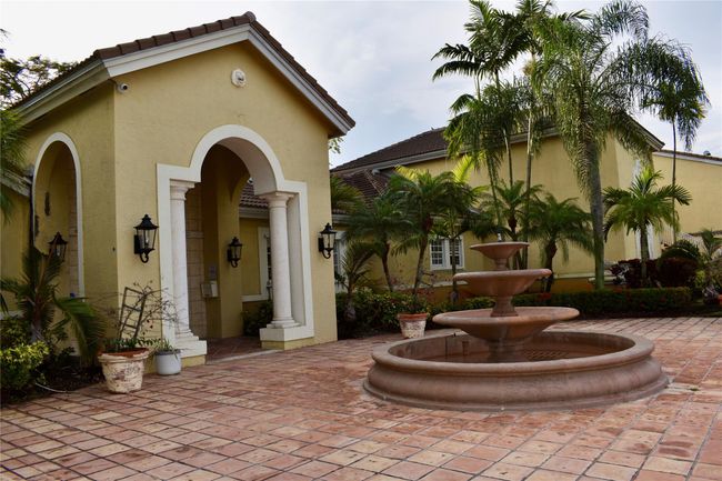 APT-111 - 2600 S University Dr, Condo with 2 bedrooms, 2 bathrooms and null parking in Davie FL | Image 39