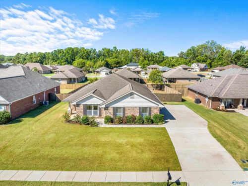 15747 Coach House Ct Nw, Harvest, AL, 35749-7861 | Card Image