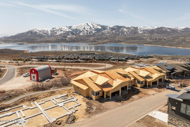 678 E Silver Hill Loop, Condo with 4 bedrooms, 4 bathrooms and null parking in Hideout UT | Image 4