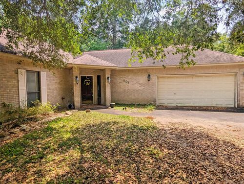 208 Oakmont Dr, New Ulm, TX, 78950-5052 | Card Image