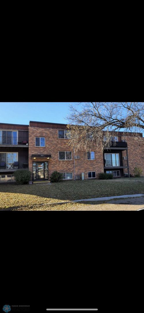 806 13th St Ne, Cooperstown, ND, 58425-7021 | Card Image