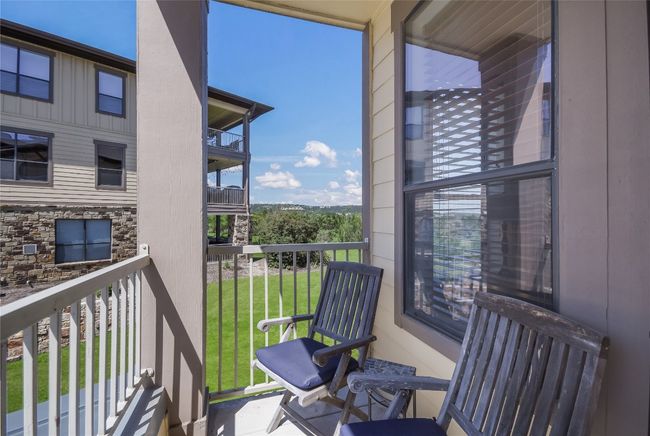 Secondary balcony access from primary bedroom | Image 13