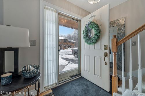 20988 Foxtree Ct, Southfield, MI, 48075-3253 | Card Image