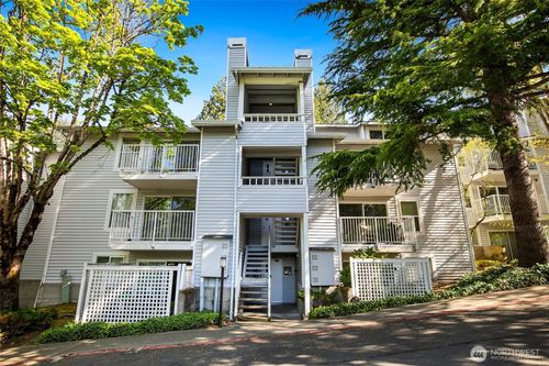 205-4106 Factoria Blvd Se, Bellevue, WA, 98006-5225 | Card Image
