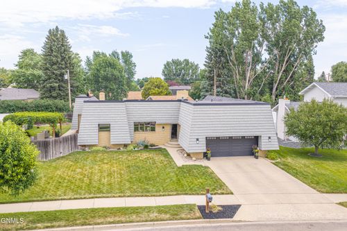 1613 E Hillcourt, Williston, ND, 58801 | Card Image