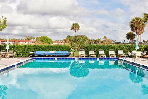 205-16 Vista Palm Ln, VERO BEACH, FL, 32962-0816 | Card Image