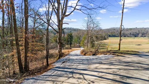 331 Blackburn Ln, Lenoir City, TN, 37771-3334 | Card Image