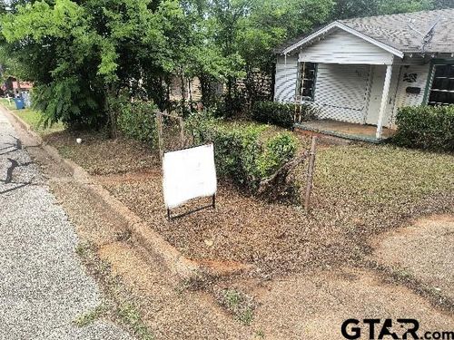 809 Greely, Jacksonville, TX, 75766 | Card Image