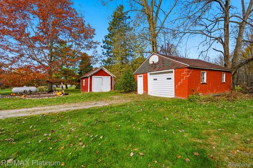 5315 E Allen Rd, Webberville, MI, 48892-9767 | Card Image