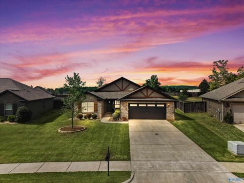 104 White Rock Dr, Harvest, AL, 35749-2701 | Card Image