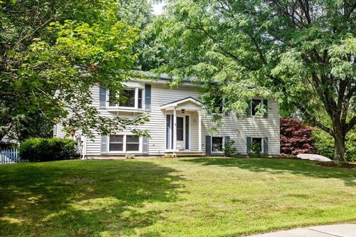 122 Justin Morgan Dr, Colchester, VT, 05446-7142 | Card Image