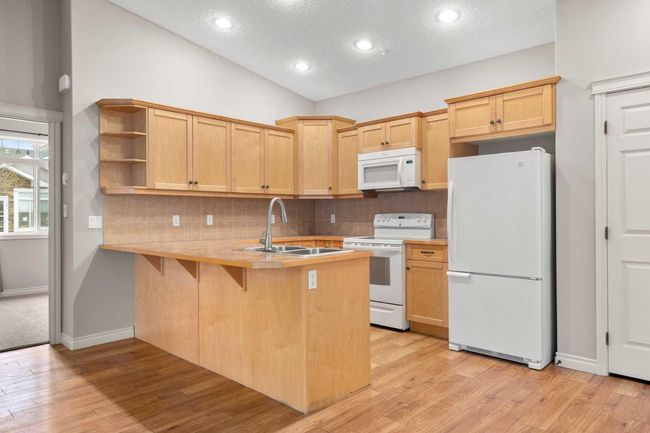 101 Sunvale Crescent Ne, Townhouse with 2 bedrooms, 2 bathrooms and 4 parking in High River AB | Image 6