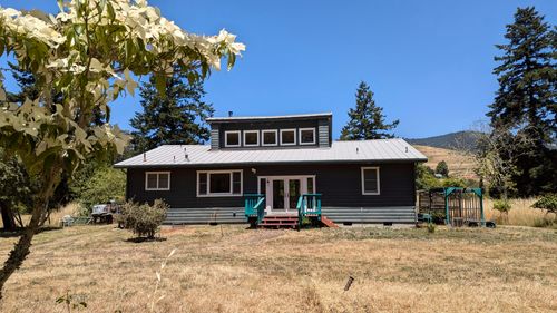 29469 Mattole Road, Petrolia, CA, 95558 | Card Image