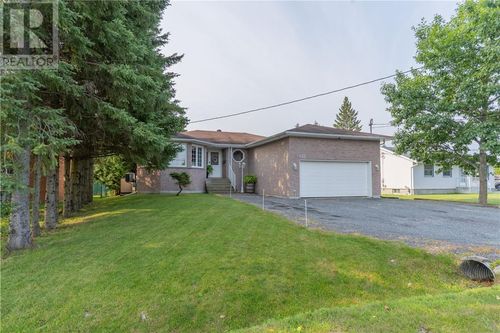 433 Raymond Cres, Azilda, ON, P0M1B0 | Card Image