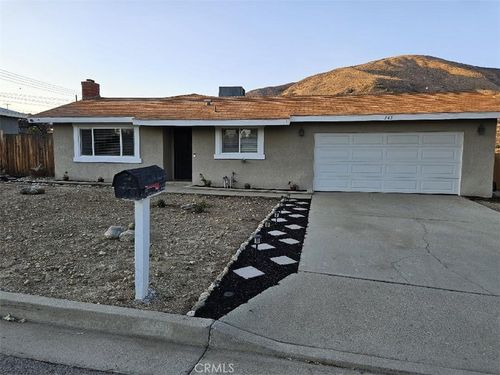 345 Summit Dr, Banning, CA, 92220-1954 | Card Image