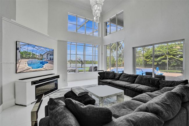 10457 Laurel Rd, House other with 6 bedrooms, 6 bathrooms and null parking in Davie FL | Image 7