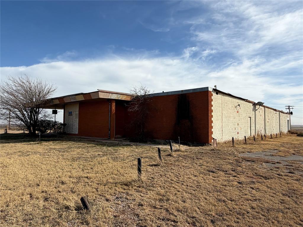 Commercial Sale in Cordell 3